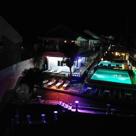 Pescadores Suites Moalboal Exterior foto