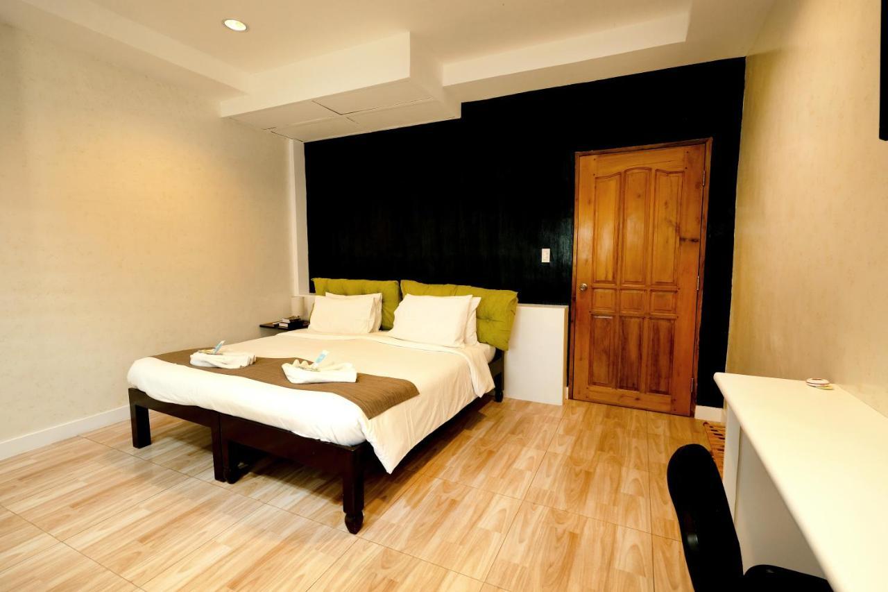 Pescadores Suites Moalboal Exterior foto